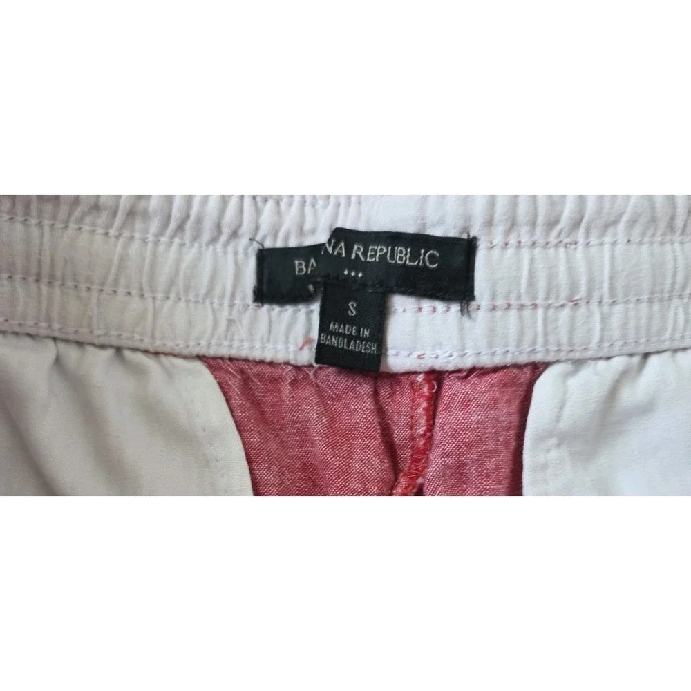 BANANA REPUBLIC DECK SHORTS Mens Size Small ELASTIC DRAWSTRING WAIST RED